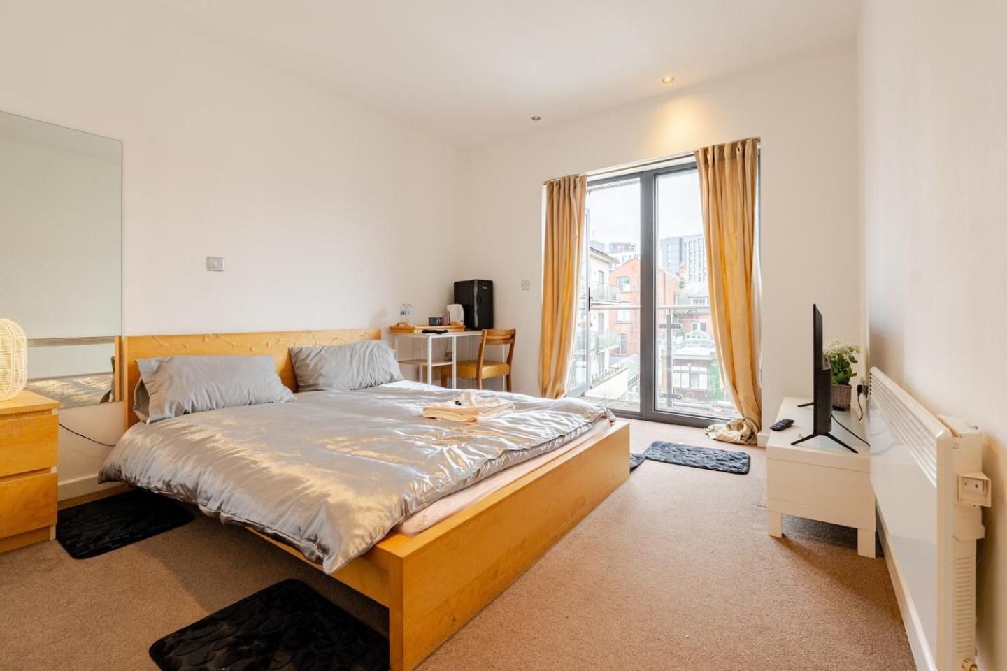 Private Room In Cardiff City Center Экстерьер фото